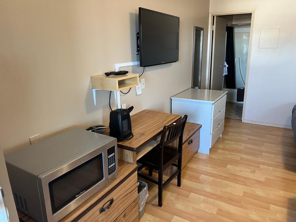 Cold Lake Kings Court Motel מראה חיצוני תמונה