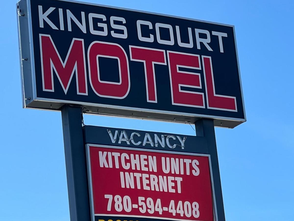 Cold Lake Kings Court Motel מראה חיצוני תמונה
