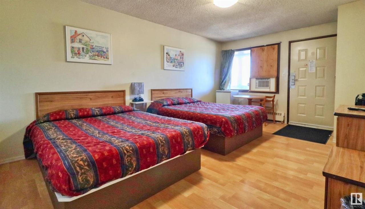 Cold Lake Kings Court Motel מראה חיצוני תמונה
